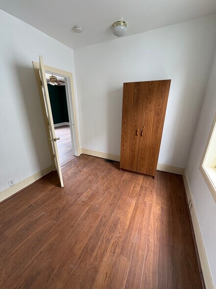 Building Photo - 3983 Talbot St