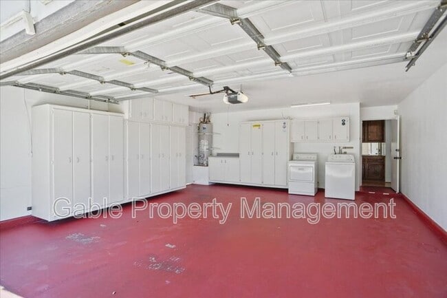 Building Photo - 3063 Glennel Ave