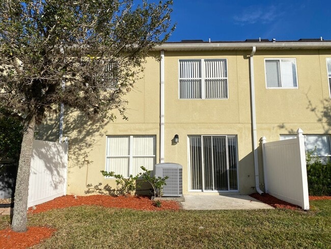 Building Photo - Newly Renovated 2bd/2.5ba in Amber Pointe ...