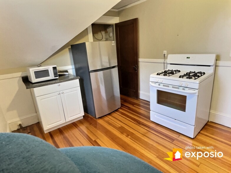 Kitchen - 105 Wheeler Ave