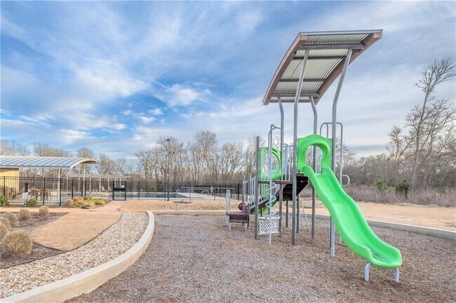 Building Photo - 5501 Bonneville Bend