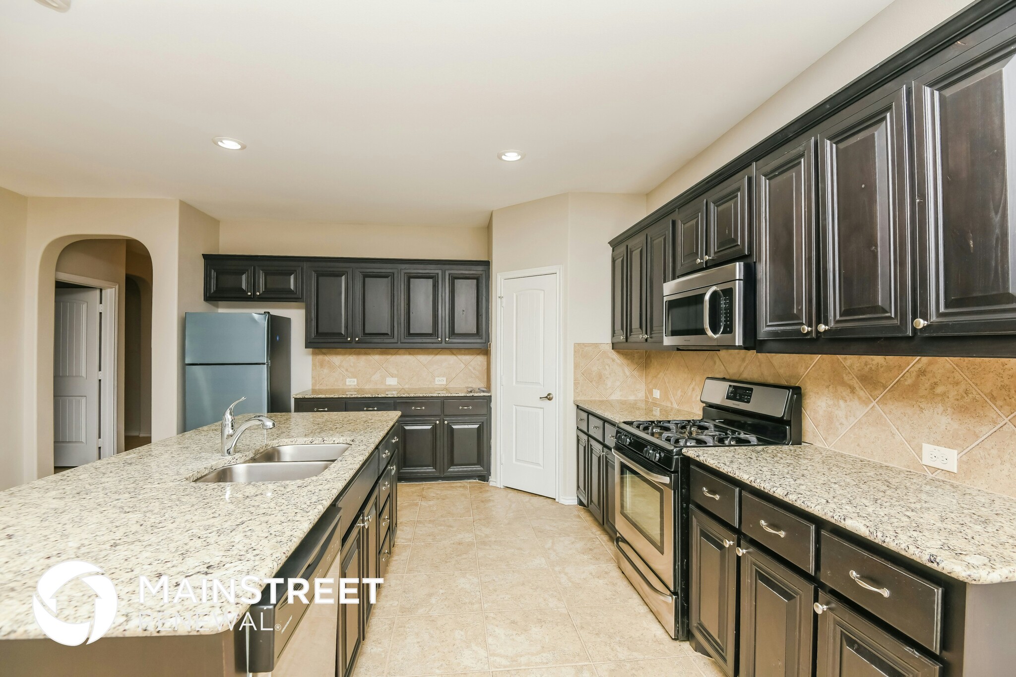 Building Photo - 2921 Cedar Ridge Ln