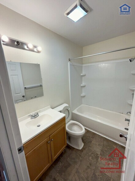 Building Photo - 500 Skyline Dr