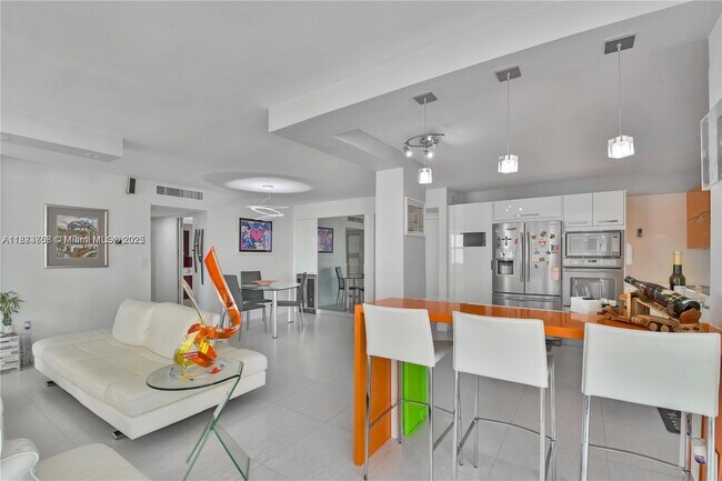 Building Photo - 5750 Collins Ave