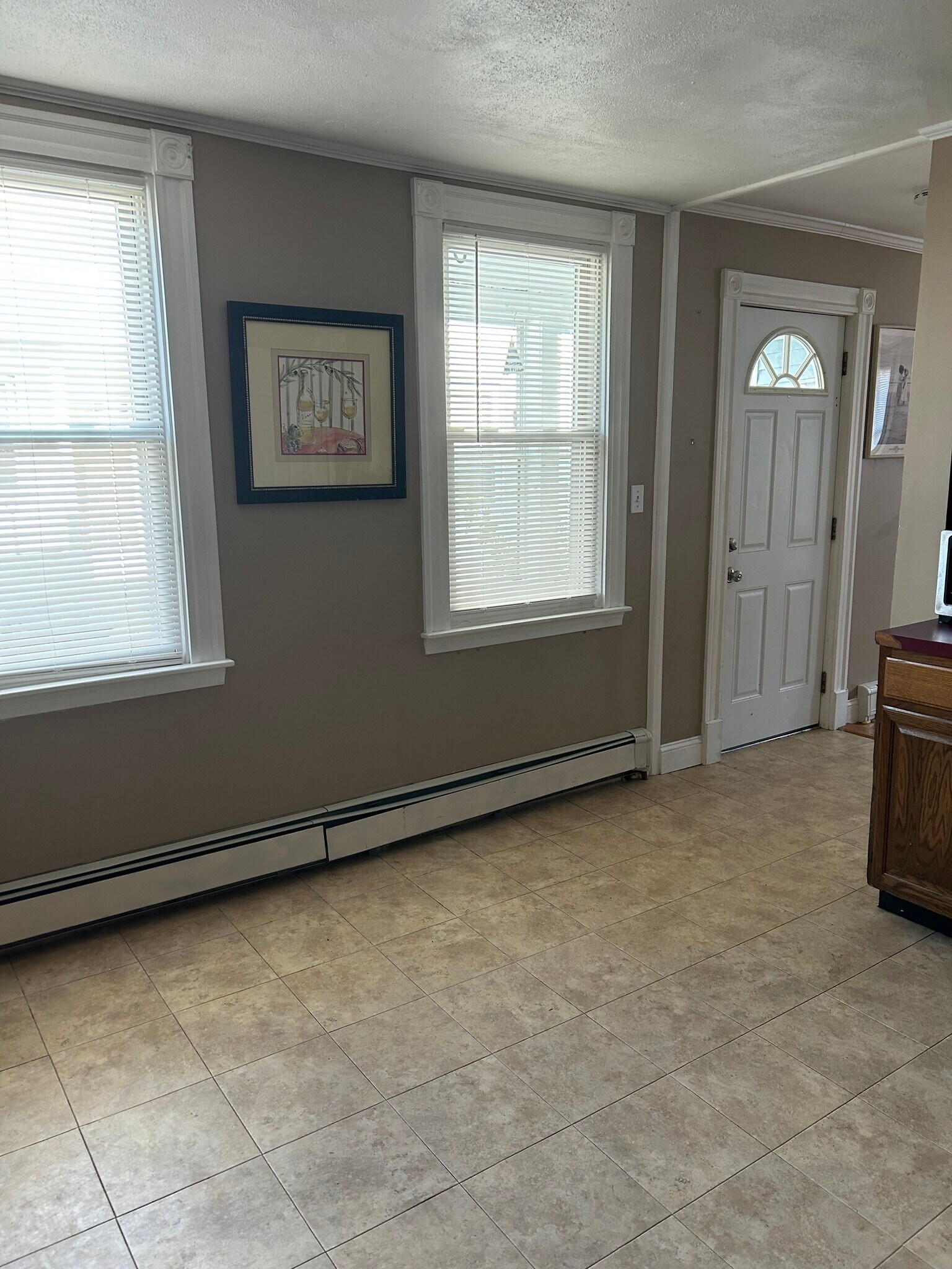 Building Photo - 11 Lincoln Rd