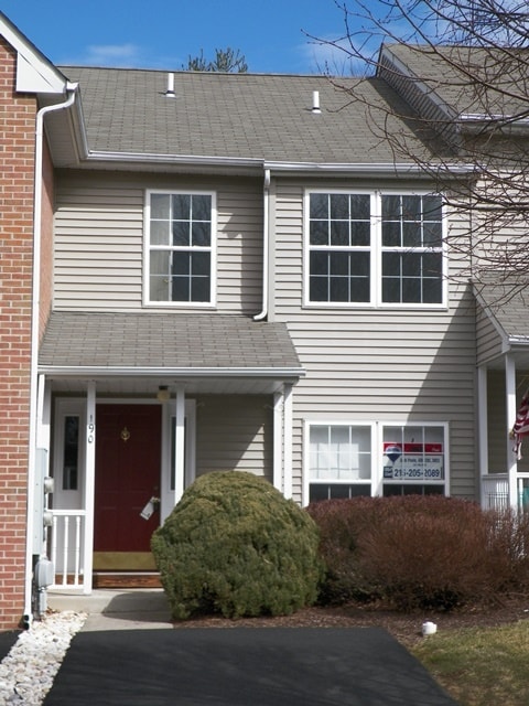 Building Photo - 190 Victoria Ct