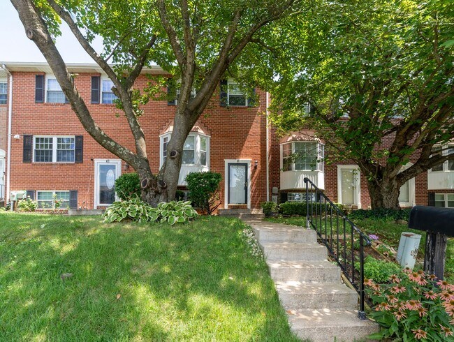Primary Photo - 27 Sylvan Park Ct