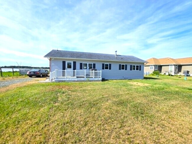 Building Photo - 22931 Steele Dr