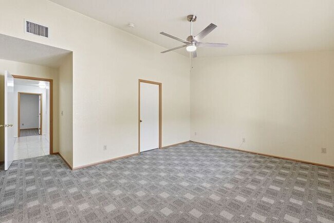 Building Photo - 8063 S New Abbey Dr