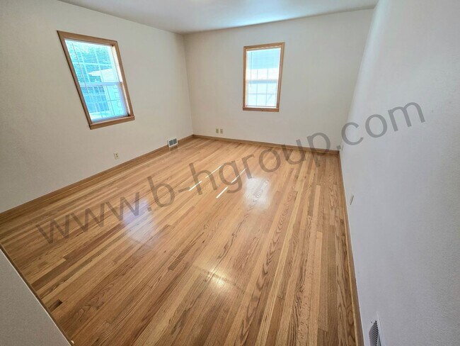 Building Photo - 7833 39th Ave