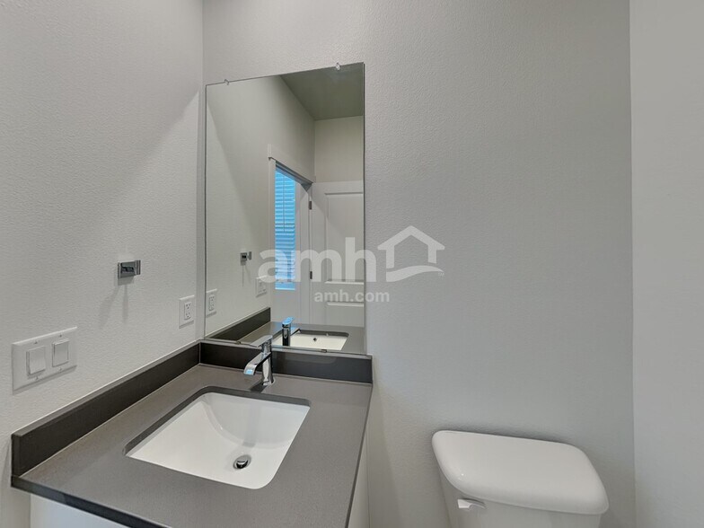 Building Photo - 23553 E 3rd Pl