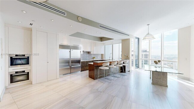 Building Photo - 18201 Collins Ave