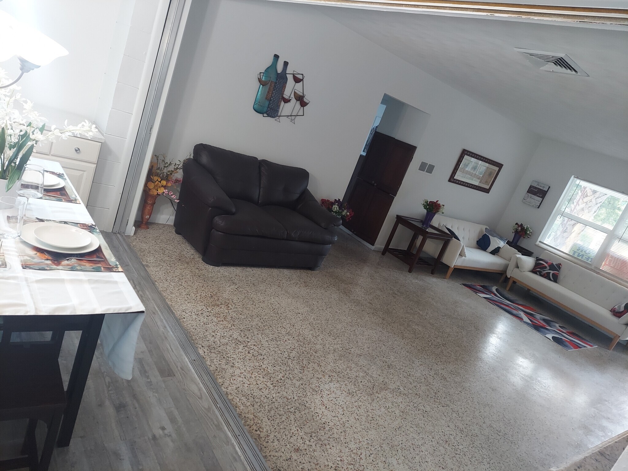 Building Photo - 2695 S East Ave