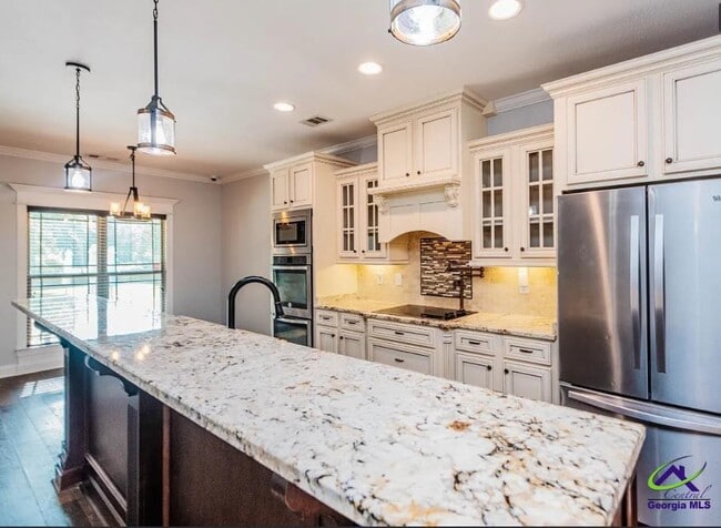 Building Photo - 111 S Carmenville Dr