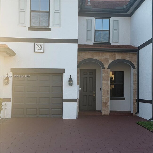 Building Photo - 10320 W 33rd Ln