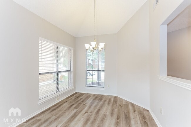 Building Photo - 1823 Cordova Dr