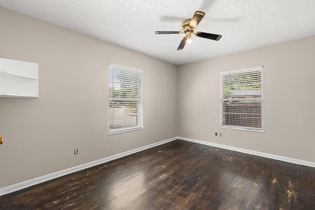 Building Photo - 3817 Parkwood St