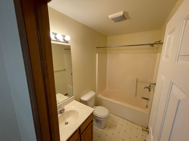 Building Photo - Spacious Home Ready to Rent! Don’t Miss Out!