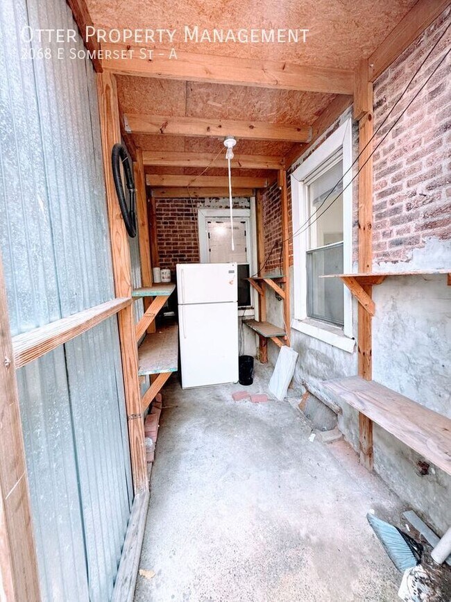 Building Photo - 2068 E Somerset St