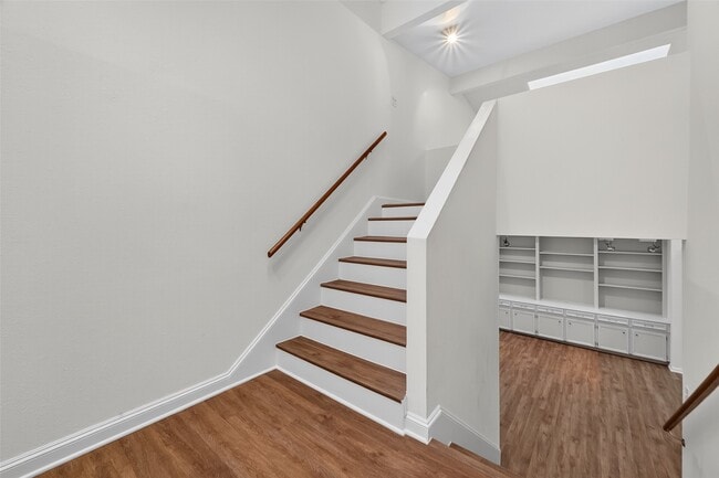 Building Photo - 4404 Basswood Ln
