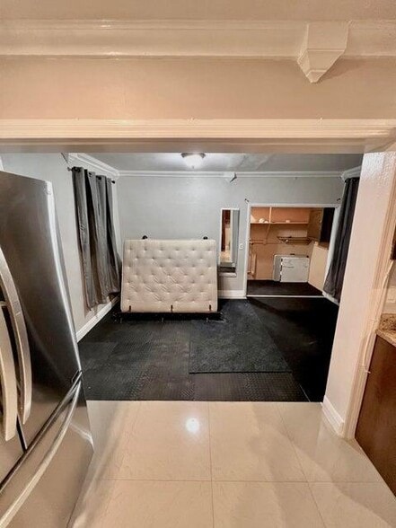 Building Photo - 340 W Blue Heron Blvd