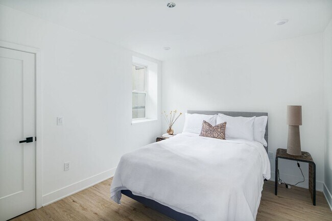 Building Photo - Brand New Luxury Townhouses