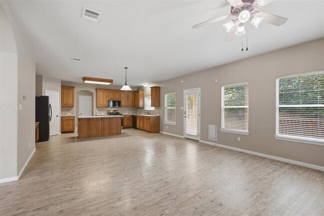 Building Photo - 2302 Brookhollow Terrace
