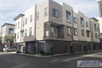 Building Photo - Spacious 4-bedroom, 4-bath Condo