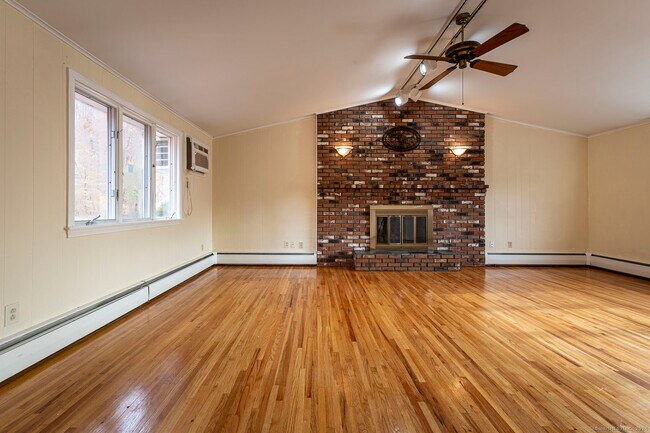 Building Photo - 288 Candlewyck Dr