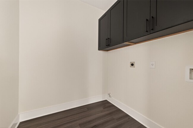 Building Photo - 12311 New Jordan Ln