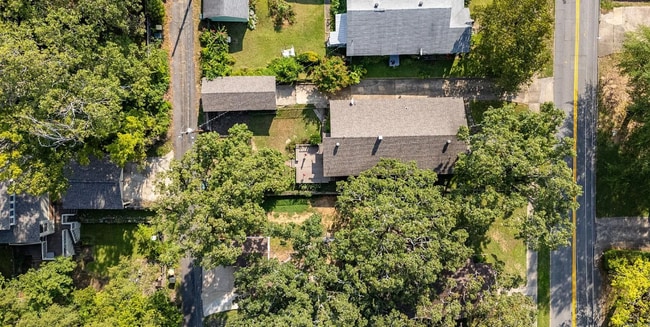 Building Photo - 4920 Lee Ave