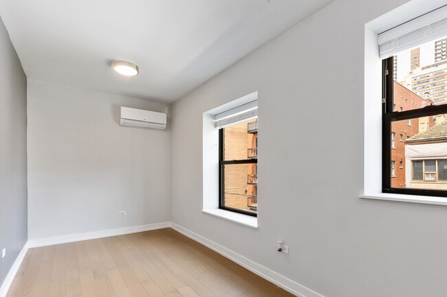 Building Photo - 6019 N Winthrop Ave