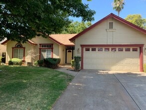 Building Photo - Perfect Location! Steps to schools, Upper ...