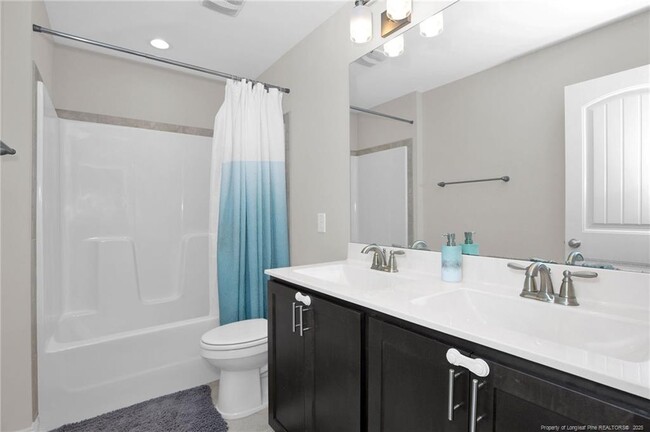 Building Photo - 5369 Debut Ave