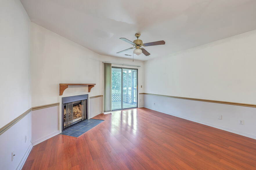 Building Photo - 2736 Jobee Dr