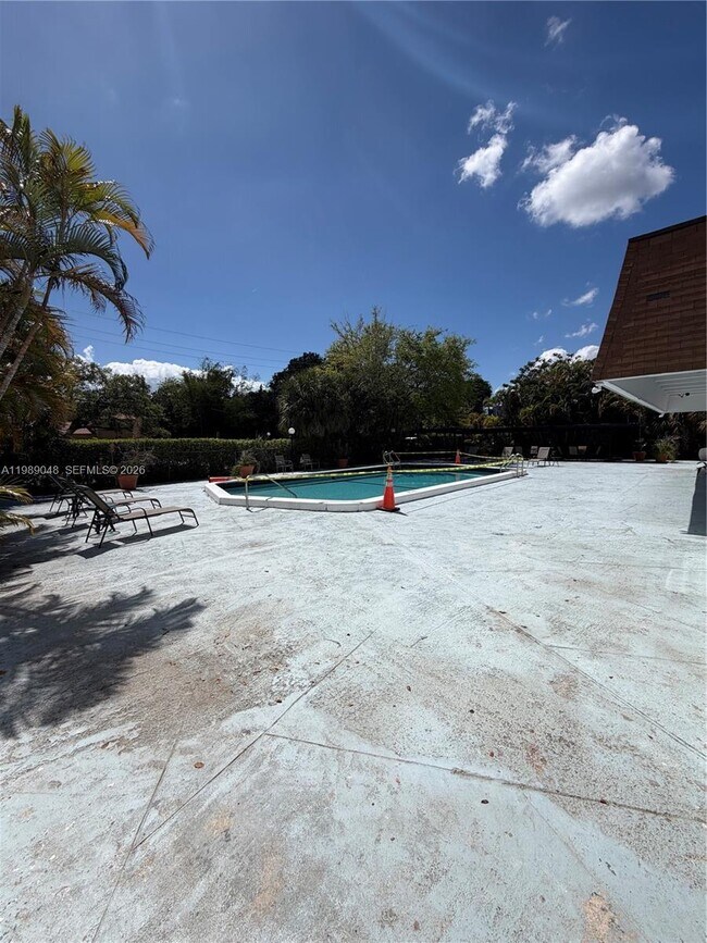 Building Photo - 16851 NE 23rd Ave