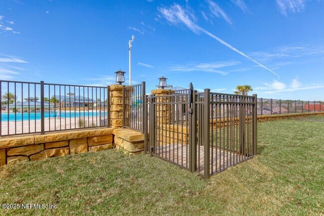 Building Photo - 469 Marquesa Cir