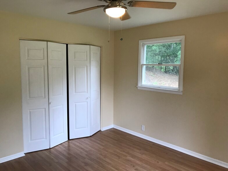 Building Photo - 18288 Swiss Dr