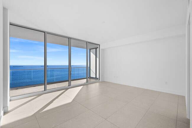 Building Photo - 151 N Seabreeze Blvd