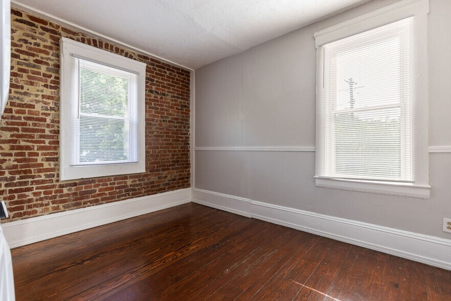 Building Photo - 1889 W 48th St