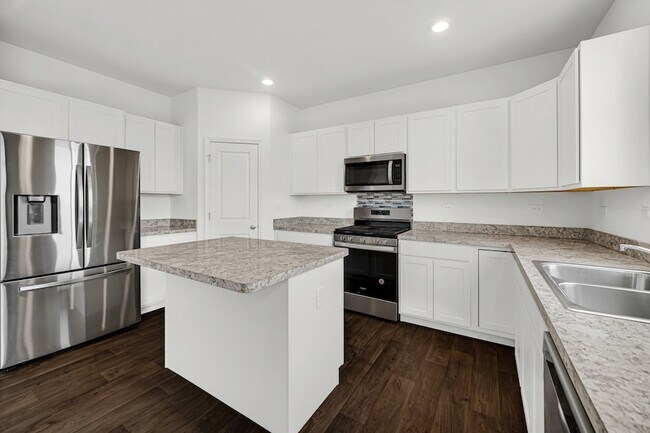 Building Photo - 2155 Greenview Dr