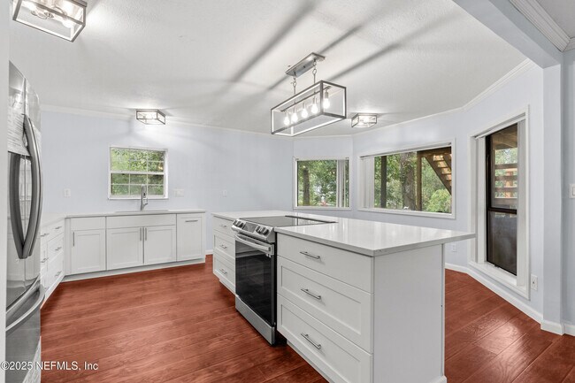 Building Photo - 764 Hazelwood Ct