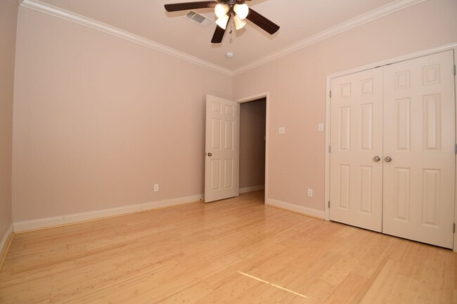 Building Photo - Spacious 3 Bedroom, 2 Bath Home