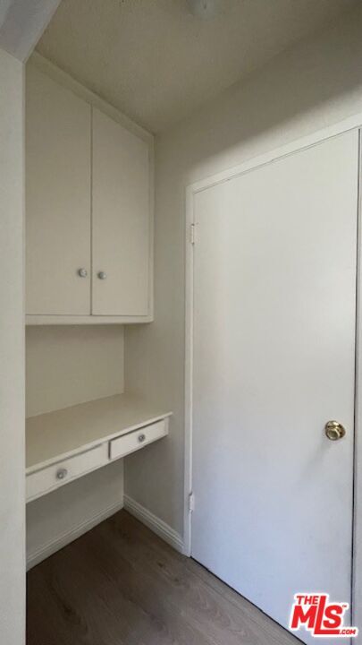 Building Photo - 832 S Gramercy Pl