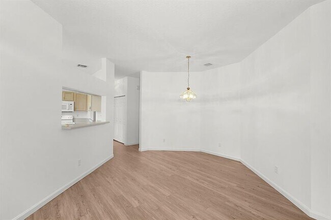 Building Photo - 6888 SE Warwick Ln