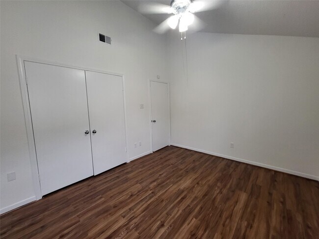 Building Photo - 13839 Walnut Hollow Ln