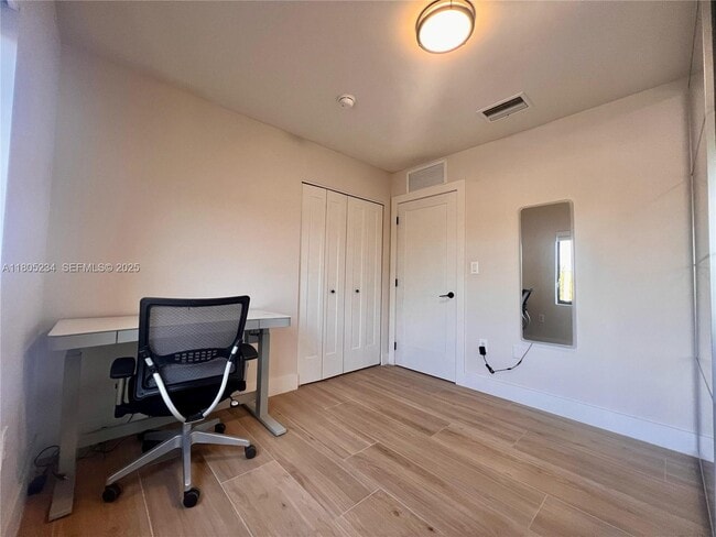 Building Photo - 8753 SW 34th St