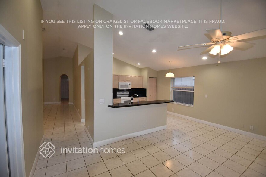 Building Photo - 12615 SW 7th Pl