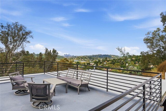 Building Photo - 6565 Pickwick St