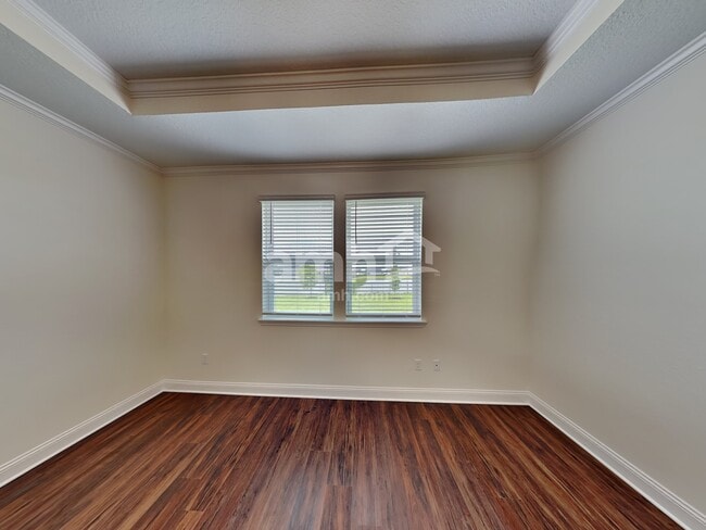 Building Photo - 400 Banyan Frst Dr
